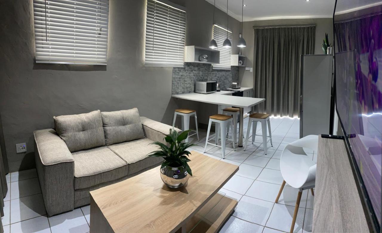 Adventure Apartment - Colchester - 5Km From Elephant Park 外观 照片